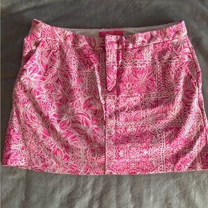 Lilly Pulitzer Pink and White Floral Skort. Looks like a skirt all around.